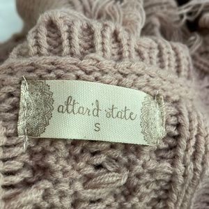 Rose cableknit sweater with tassels